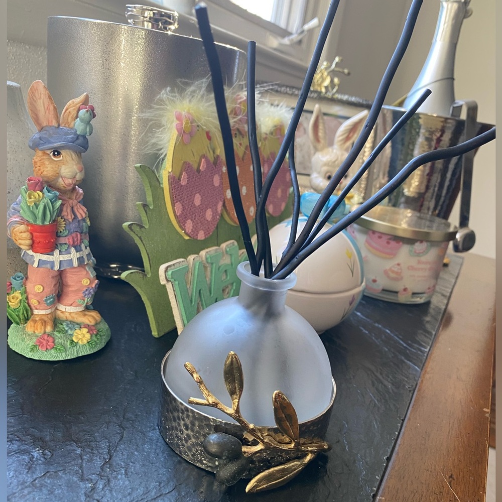 Michael Aram Silver Frosted Glass Reed Diffuser with Gold Olive Accent
